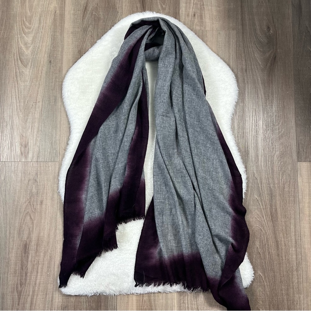 NWOT Inouitoosh dipped Ombre scarf
